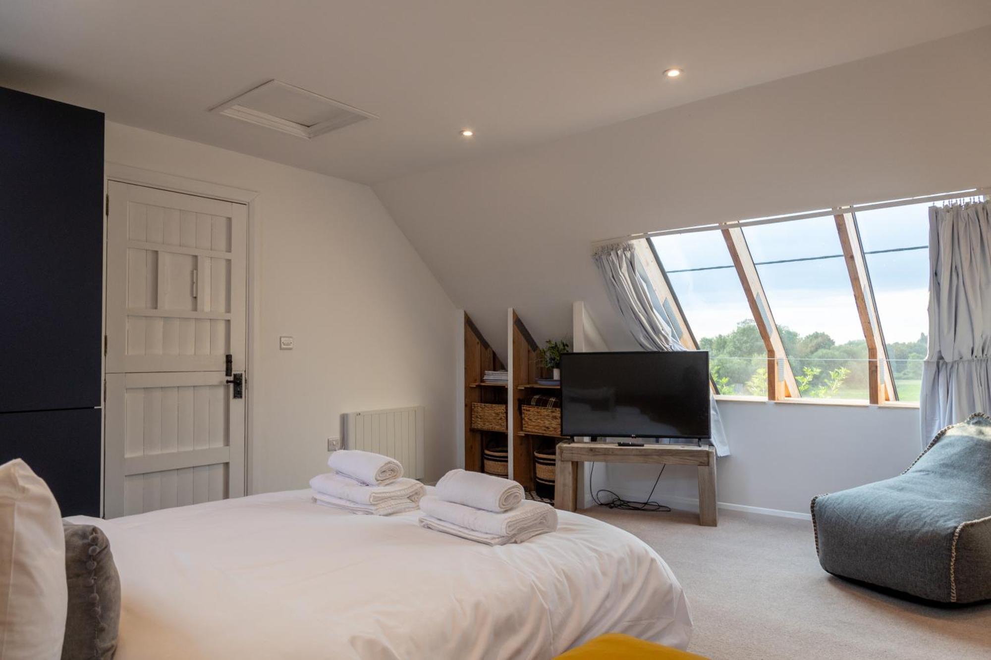 Stunning With Countryside Views & Parking Lugwardine