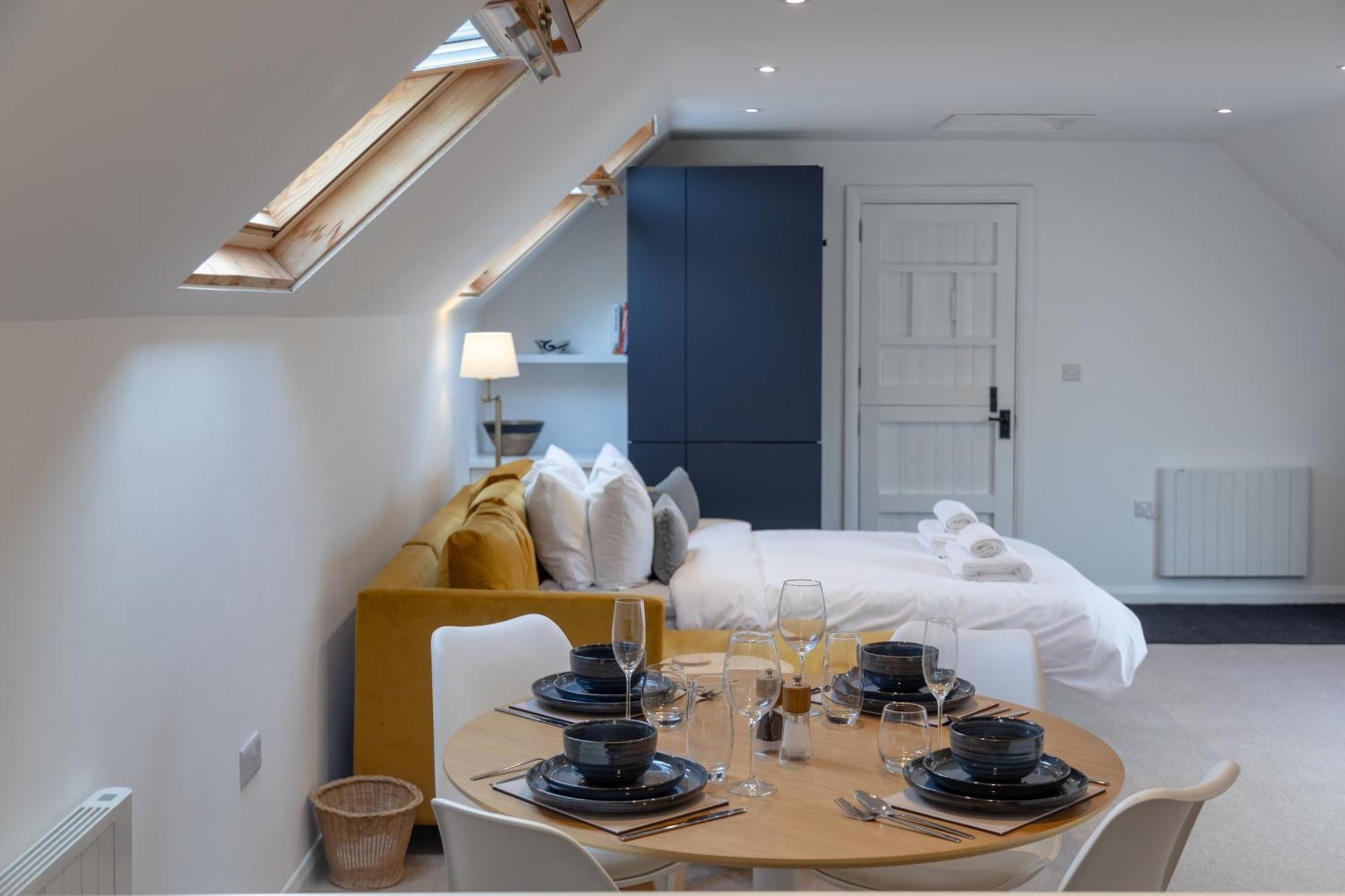 Stunning With Countryside Views & Parking *