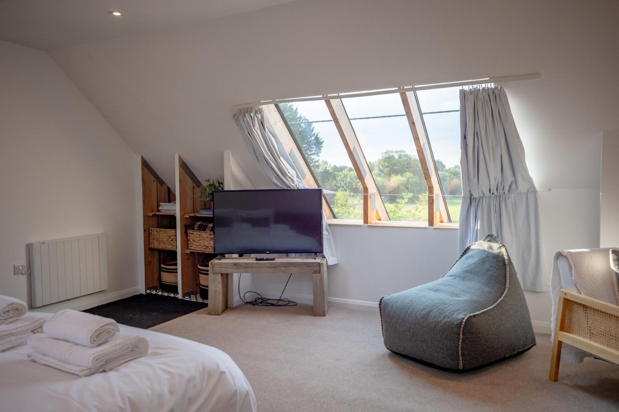 Апартаменты Stunning With Countryside Views & Parking